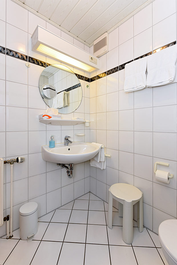Doppelzimmer „Seeschwalbenzimmer“ - Badezimmer