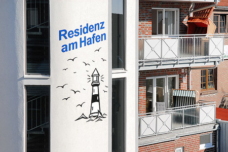 Ferienwohnung „Seute Deern“ - Ansicht aus Richtung Süd: der Balkon mit Strandkorb ist unten rechts im Bild zu sehen