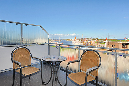 Ferienwohnung „Captain's Suite“ - Erster Balkon Richtung Nordsee