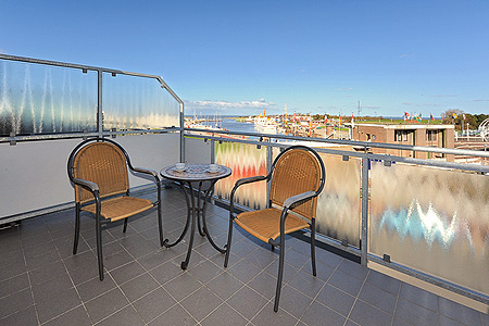 Ferienwohnung „Captain's Suite“ - Erster Balkon Richtung Nordsee