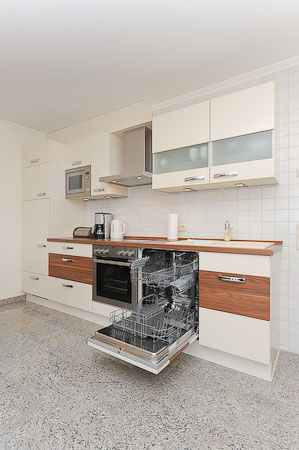 Ferienwohnung „Quirinus“ - Wohnzimmer mit integriertem Küchenbereich