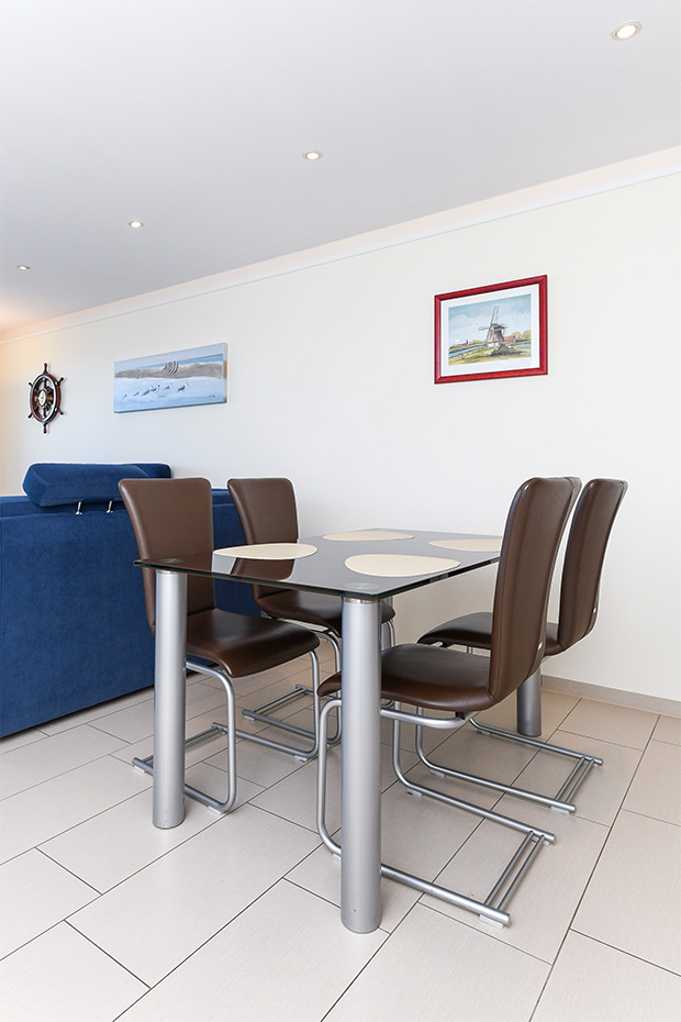 Ferienwohnung „Lilli Marleen“ - Wohnzimmer mit integriertem Küchenbereich