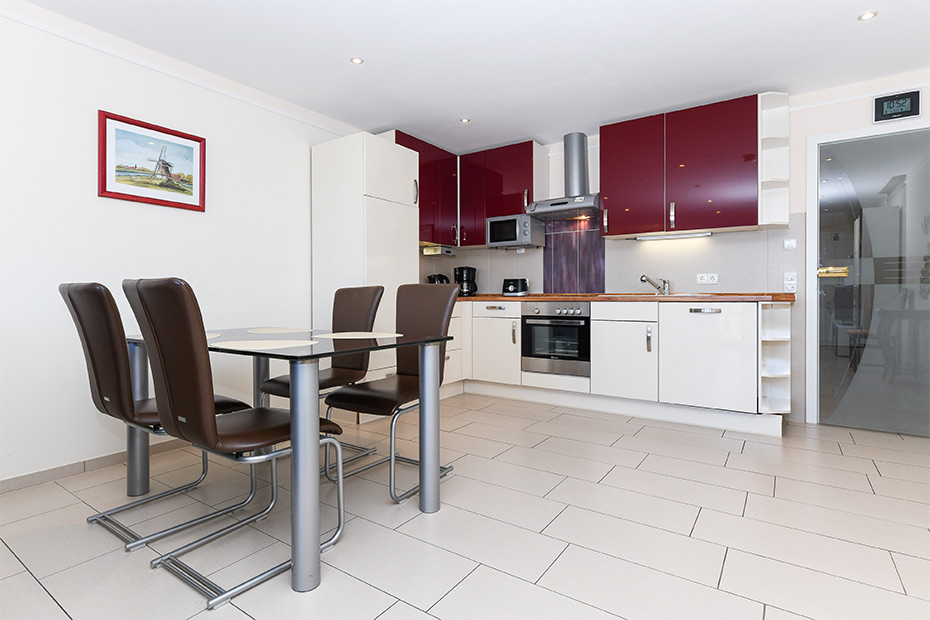 Ferienwohnung „Lilli Marleen“ - Wohnzimmer mit integriertem Küchenbereich