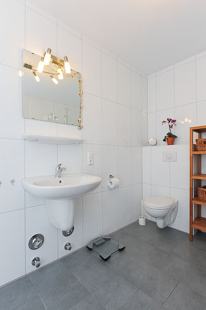 Ferienwohnung „Queen Mary II“ - Badezimmer