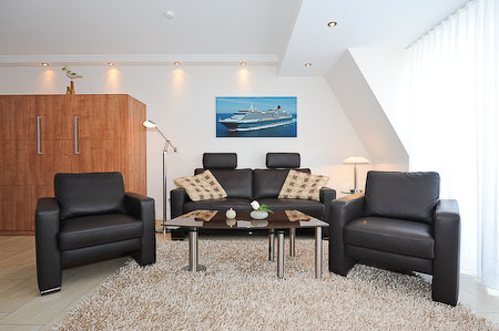 Ferienwohnung „Queen Victoria“ - Wohnzimmer mit integriertem Küchenbereich