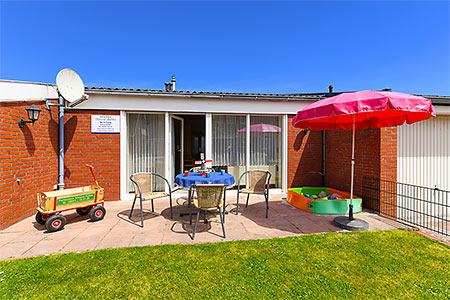 Ferienhaus „Weiße Robbe“ - Das Haus und der Garten