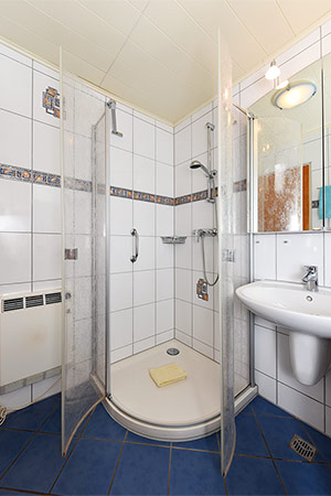 Ferienhaus „Roseneck“ - Badezimmer