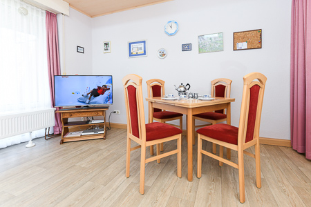 Ferienhaus „Roseneck“ - Wohn- und Esszimmer