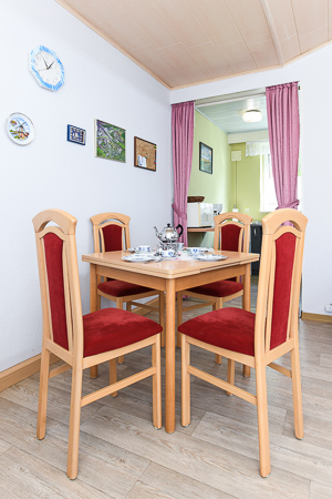 Ferienhaus „Roseneck“ - Wohn- und Esszimmer