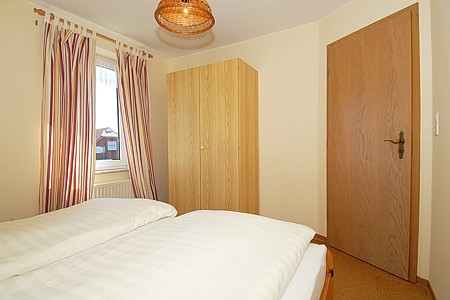Ferienwohnung „Strandflieder“ - Schlafzimmer 1