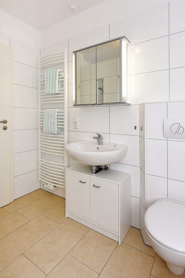 Ferienwohnung „Sanddorn“ - Badezimmer