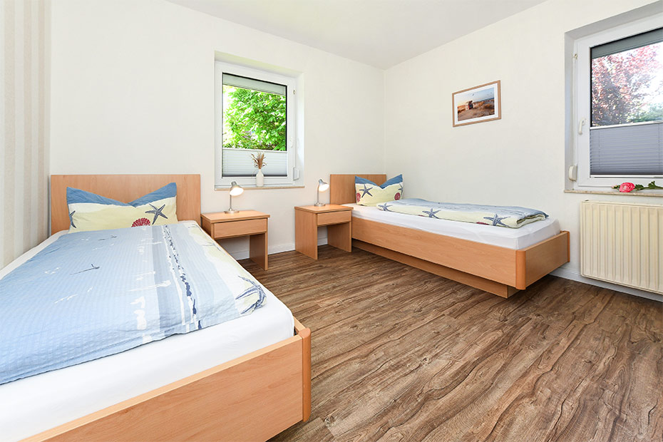 Ferienwohnung „Sanddorn“ - Schlafzimmer 2/Kinderzimmer