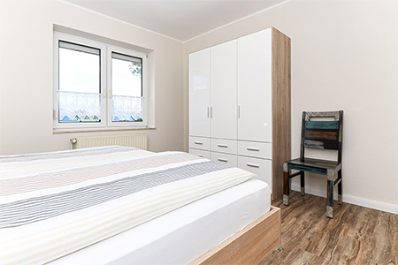 Ferienwohnung „Sanddorn“ - Schlafzimmer 1
