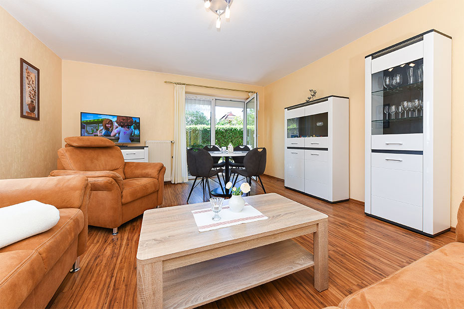 Ferienwohnung „Sanddorn“ - Wohnzimmer