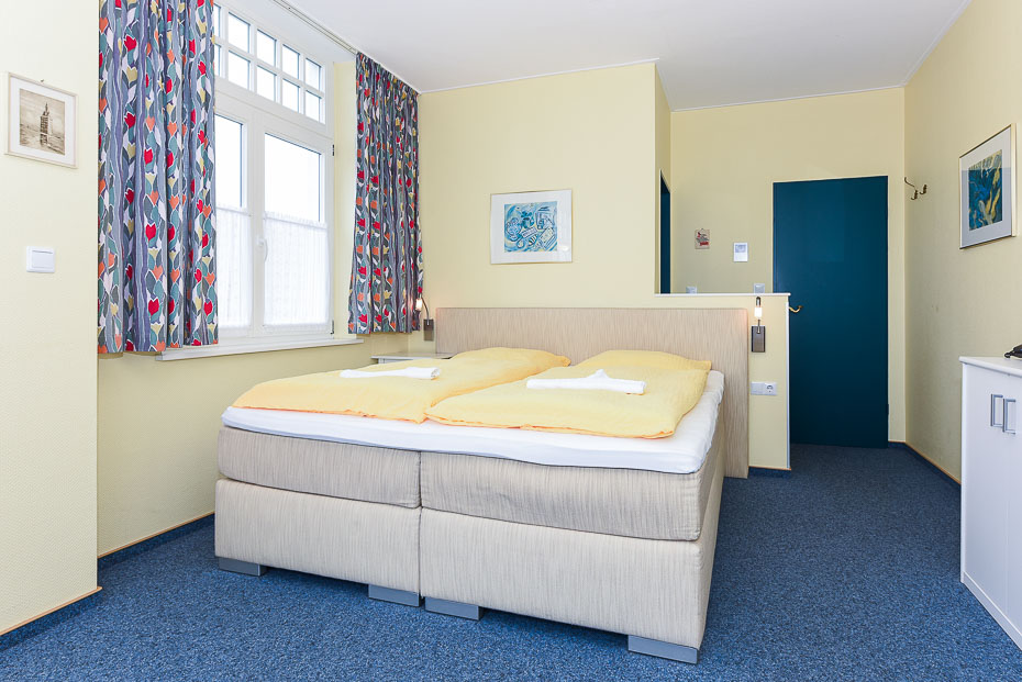 Apartment „Pamir“ - Wohn- und Schlafraum mit integriertem Küchenbereich