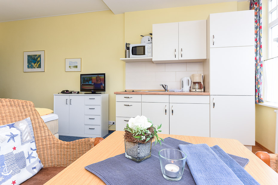 Apartment „Pamir“ - Wohn- und Schlafraum mit integriertem Küchenbereich