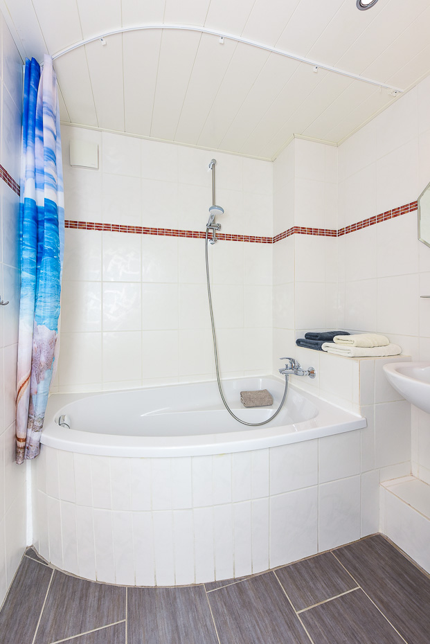 Ferienwohnung „de Badmeester“ - Badezimmer