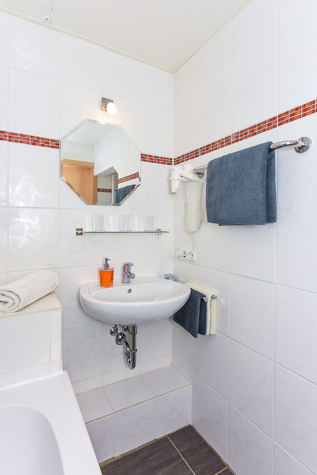 Ferienwohnung „de Badmeester“ - Badezimmer