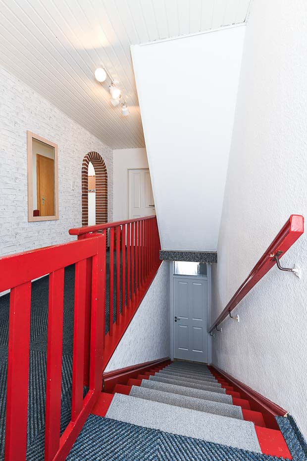 Ferienwohnung „Dünenblick“ - Treppenaufgang und Flur