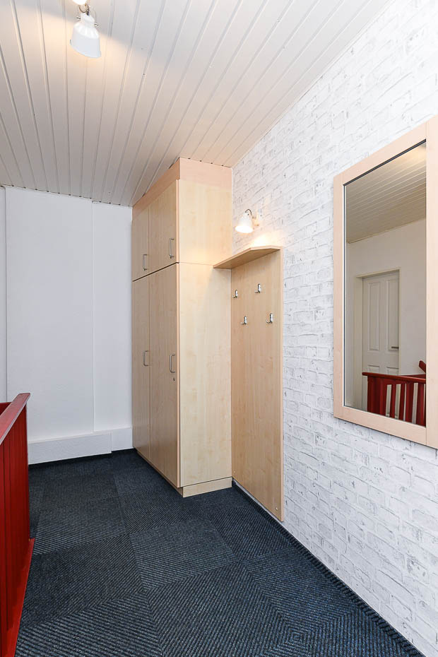 Ferienwohnung „Dünenblick“ - Treppenaufgang und Flur
