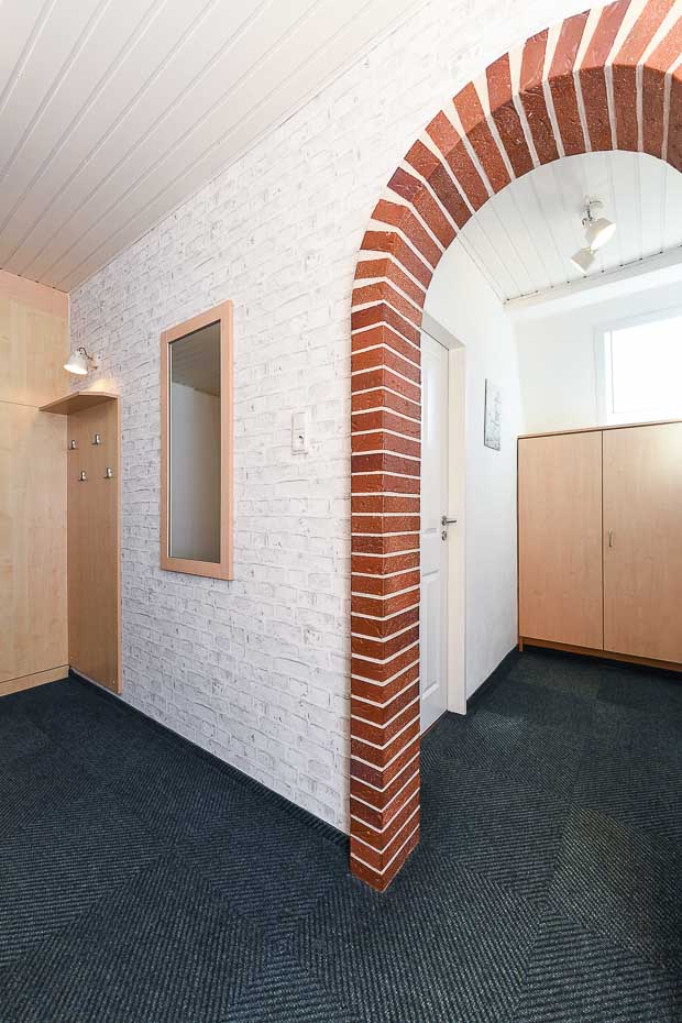 Ferienwohnung „Dünenblick“ - Treppenaufgang und Flur