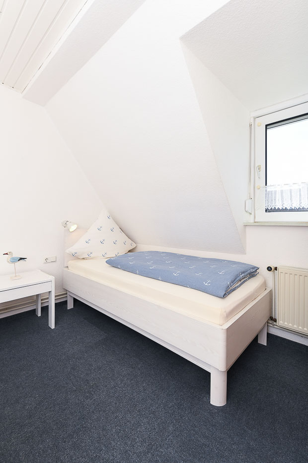 Ferienwohnung „Dünenblick“ - Schlafzimmer 2/Kinderzimmer