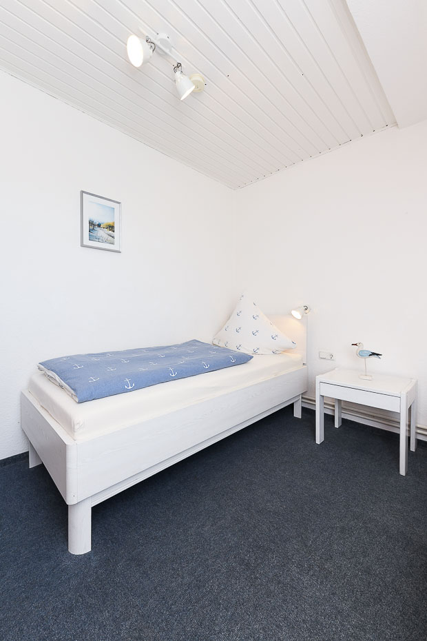 Ferienwohnung „Dünenblick“ - Schlafzimmer 2/Kinderzimmer