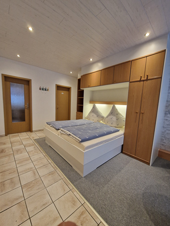 Apartment „Rosenapartment“ - Wohn- und Schlafraum