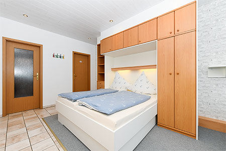 Apartment „Rosenapartment“ - Wohn- und Schlafraum