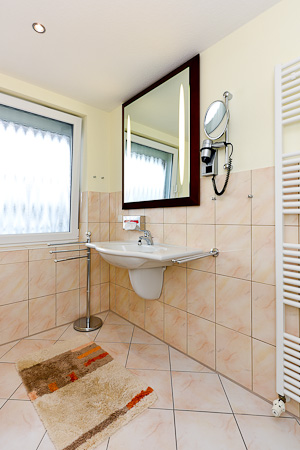 Ferienwohnung „Süderhörn“ - Badezimmer