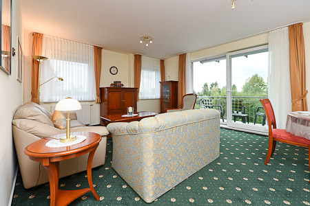 Ferienwohnung „Süderhörn“ - Wohnraum mit integrierter Küche