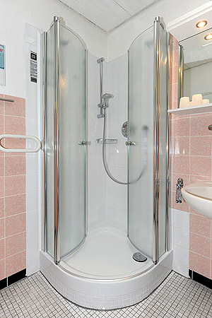 Ferienhaus „Weitblick“ - Badezimmer 2