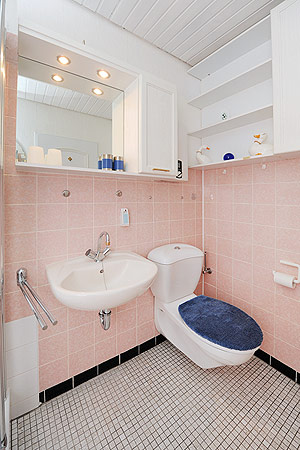 Ferienhaus „Weitblick“ - Badezimmer 2