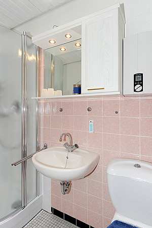 Ferienhaus „Weitblick“ - Badezimmer 2