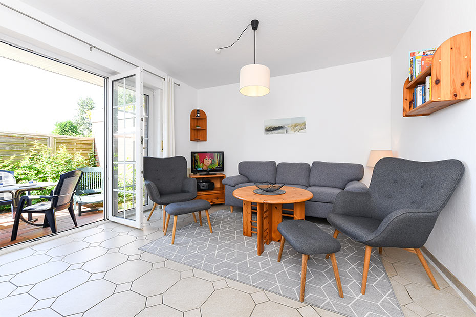 Ferienwohnung „Taddigskrabbe“ - Wohnzimmer mit integriertem Küchenbereich