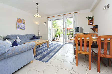 Ferienwohnung „Taddigsrobbe“ - Wohnraum mit integrierter Küche