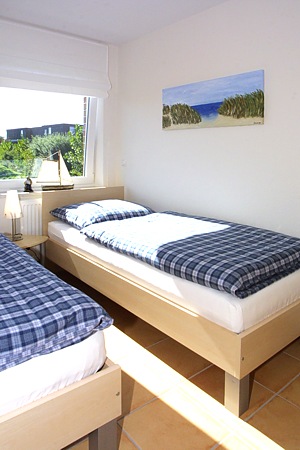 Ferienwohnung „Friesen-Chalet“ - Schlafzimmer 2/Kinderzimmer