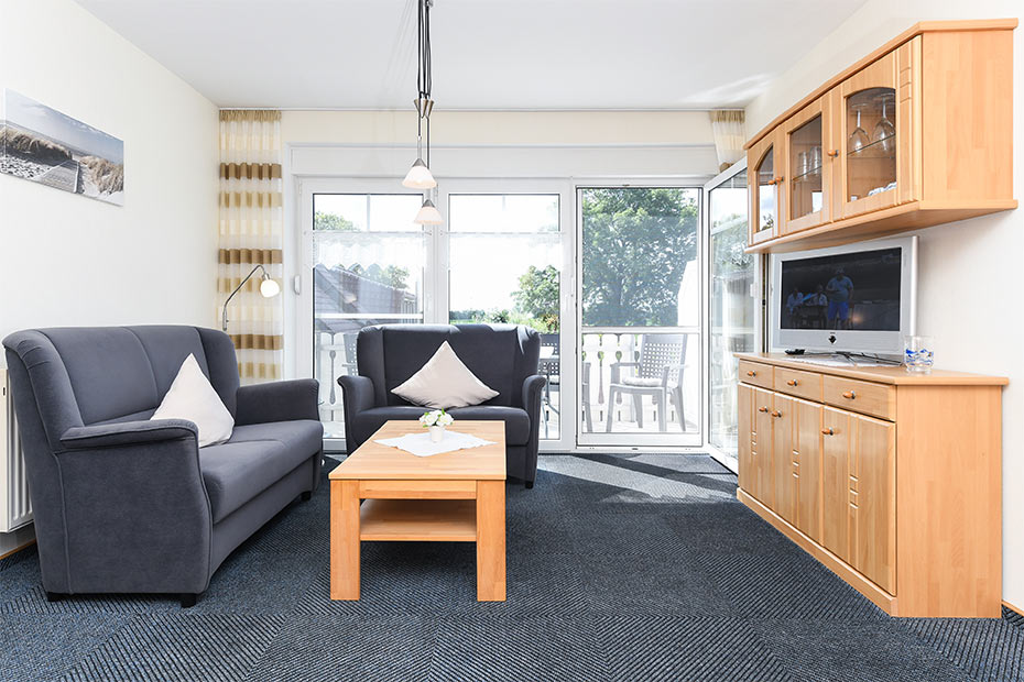 Ferienwohnung 1 - Wohnzimmer mit integriertem Küchenbereich