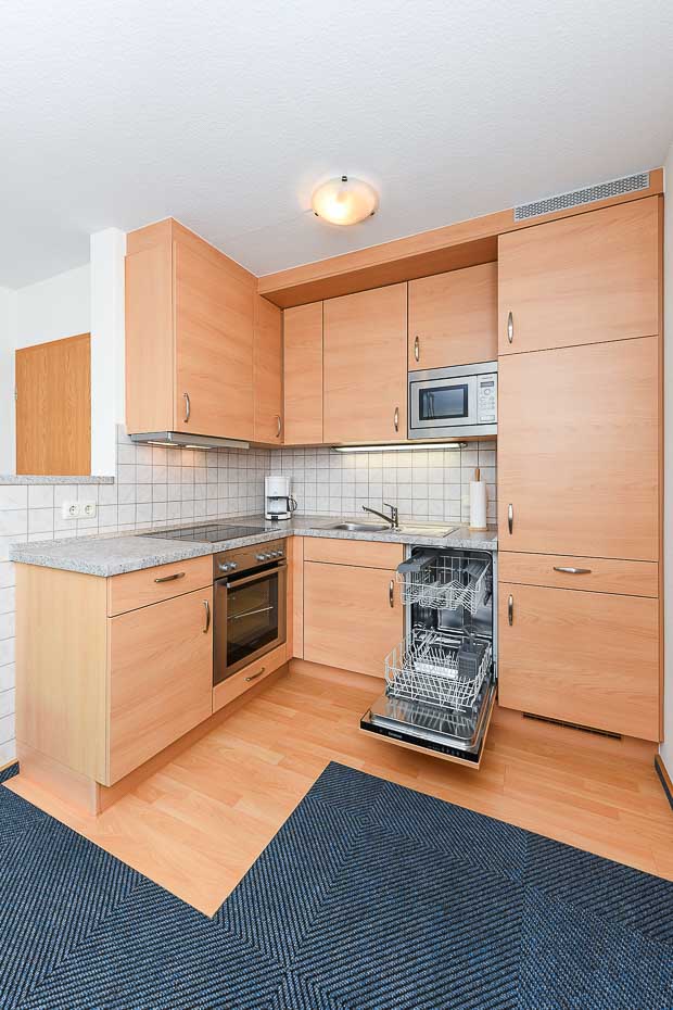 Ferienwohnung 2 - Wohnzimmer mit integriertem Küchenbereich