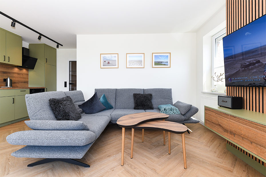 Ferienwohnung „Süderhörn“ - Wohnraum mit integrierter Küche