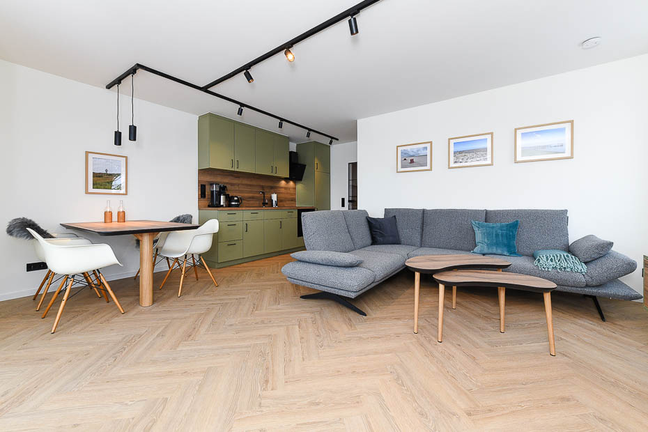 Ferienwohnung „Süderhörn“ - Wohnraum mit integrierter Küche