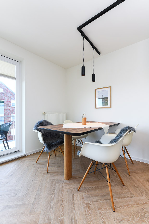 Ferienwohnung „Süderhörn“ - Wohnraum mit integrierter Küche