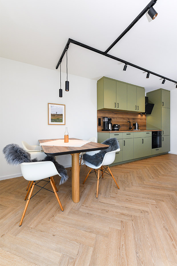 Ferienwohnung „Süderhörn“ - Wohnraum mit integrierter Küche