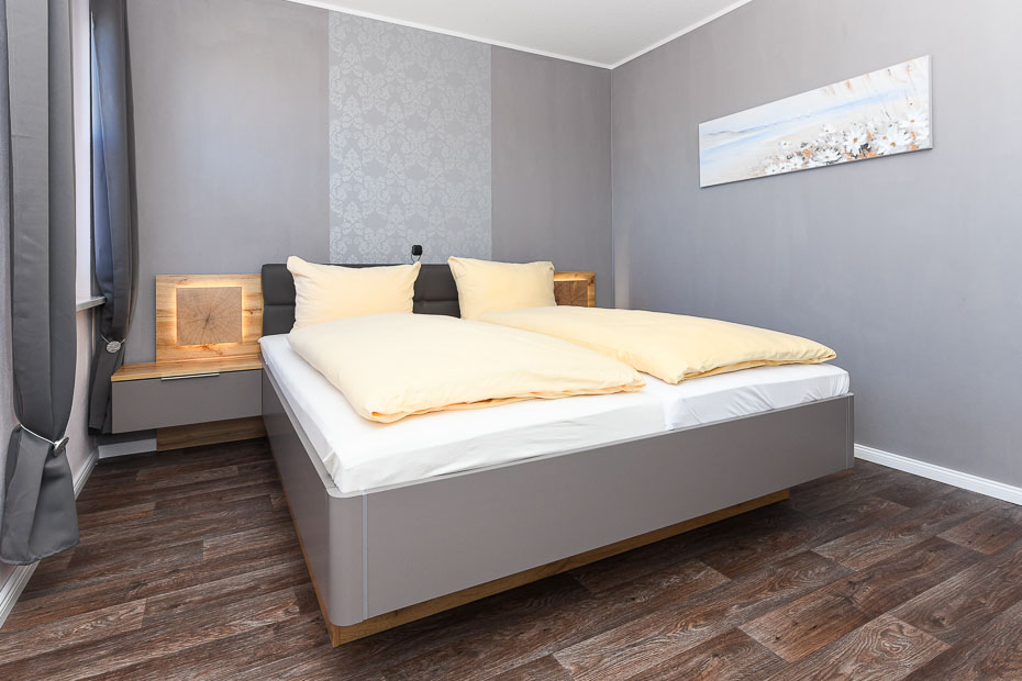 Ferienwohnung „Hafenblick“ - Schlafzimmer 1