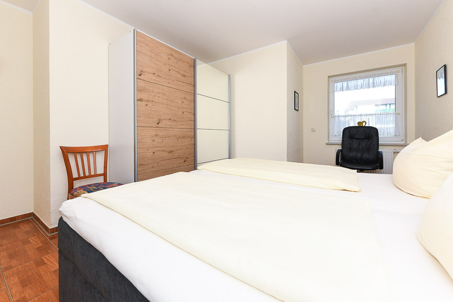 Ferienwohnung „Friesengold“ - Schlafzimmer 1