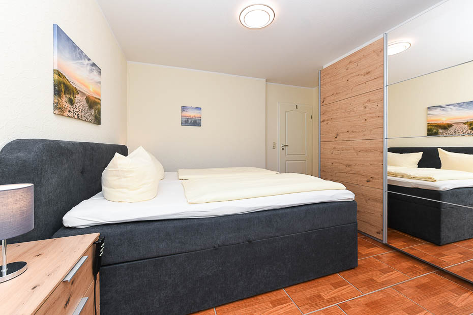 Ferienwohnung „Friesengold“ - Schlafzimmer 1