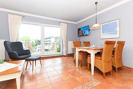 Ferienwohnung „Lüttje Brise“ - Wohnzimmer mit integriertem Küchenbereich