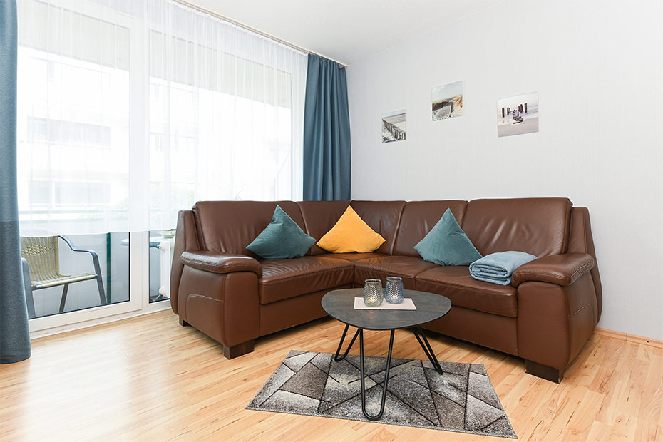 Ferienwohnung „Möwe“ - Wohnraum mit integrierter Küche