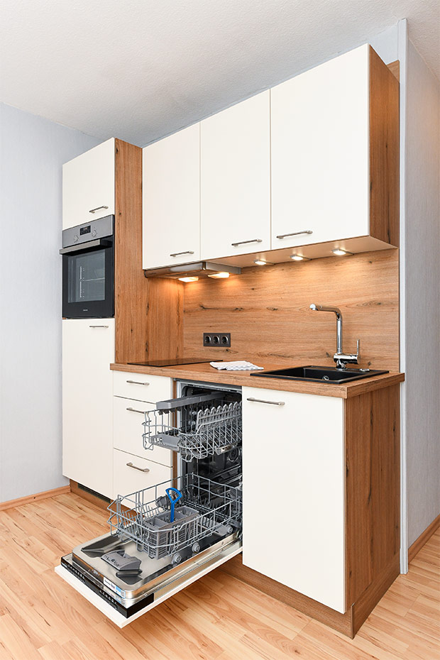 Ferienwohnung „Möwe“ - Wohnraum mit integrierter Küche