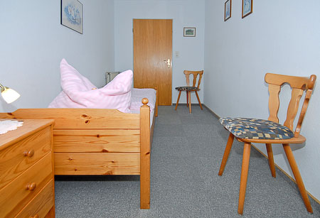 Ferienwohnung „Hofblick“ - Schlafzimmer 2/Kinderzimmer